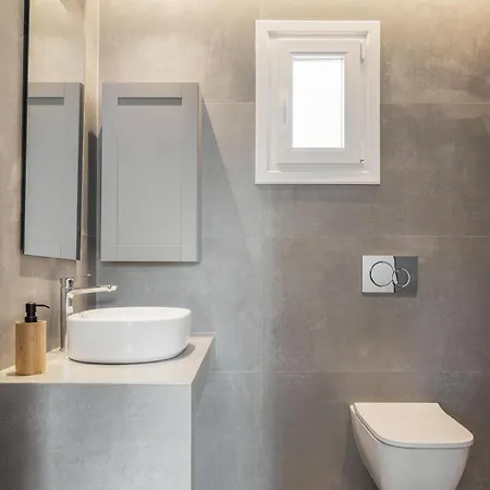 Appartamento Minimalist Near The Airport And The Center *